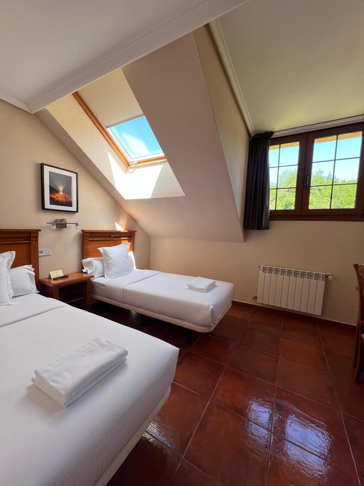 Hotel Pugide Llanes Exterior foto